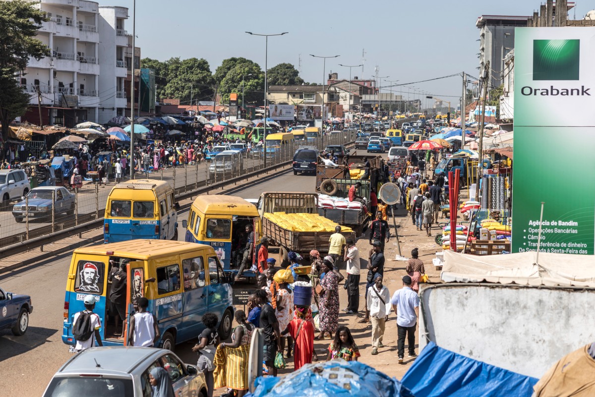 مواطنون في غينيا بيساو. (أ ف ب)
