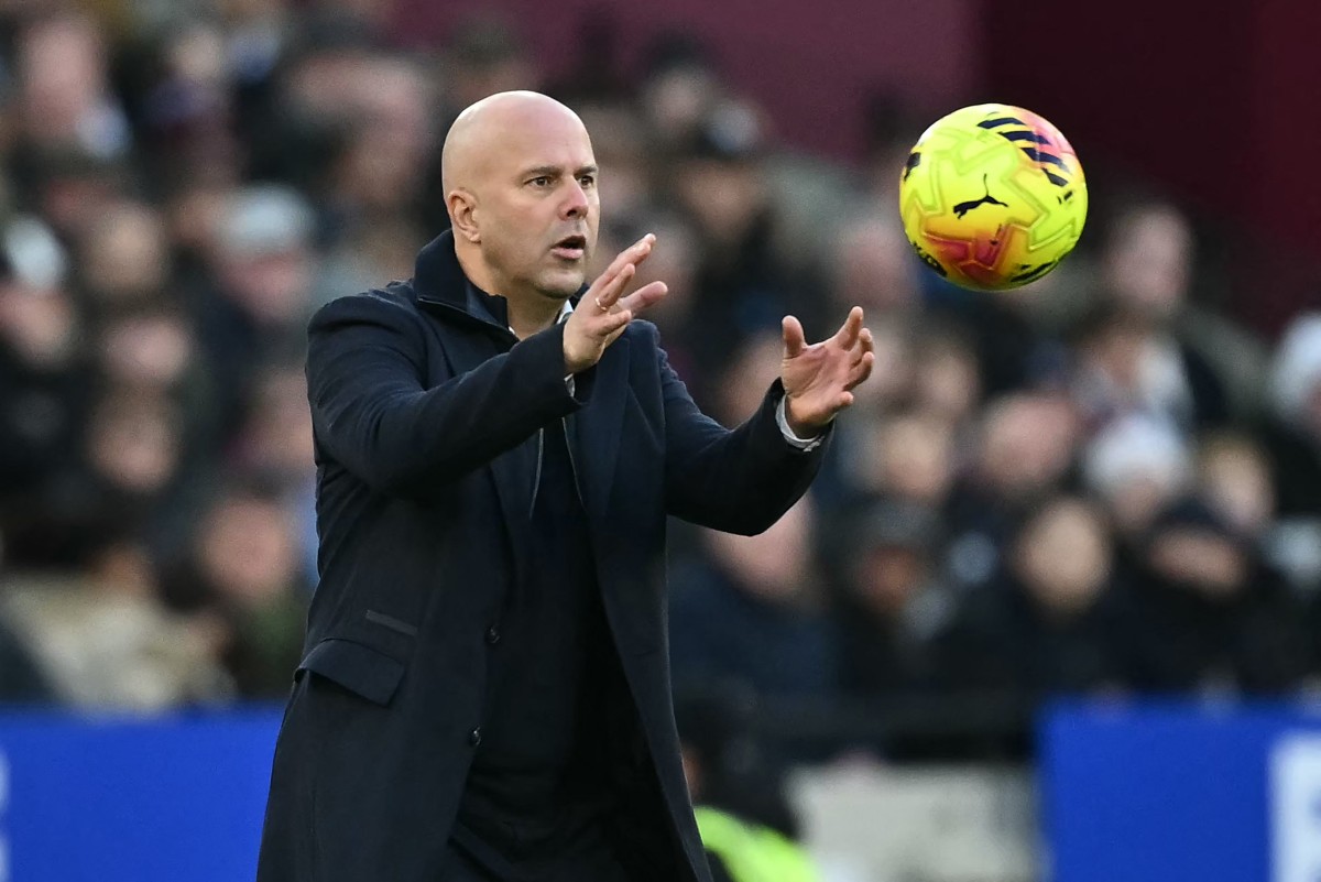 المدرب الهولندي آرني سلوت. (أ ف ب)