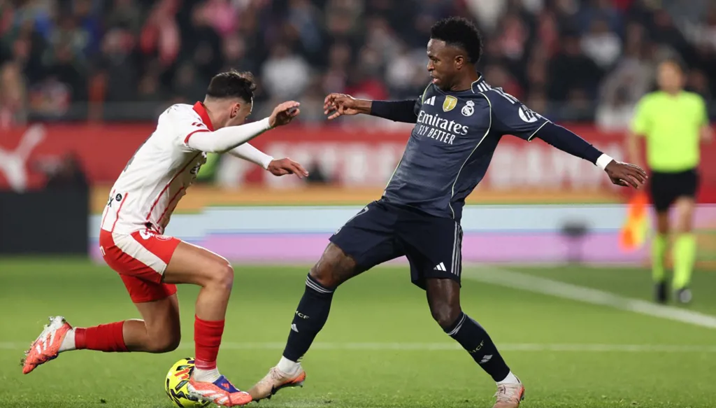 ريال مدريد يُفرّط بالنقاط ويُهدي برشلونة صدارة الدوري الإسباني