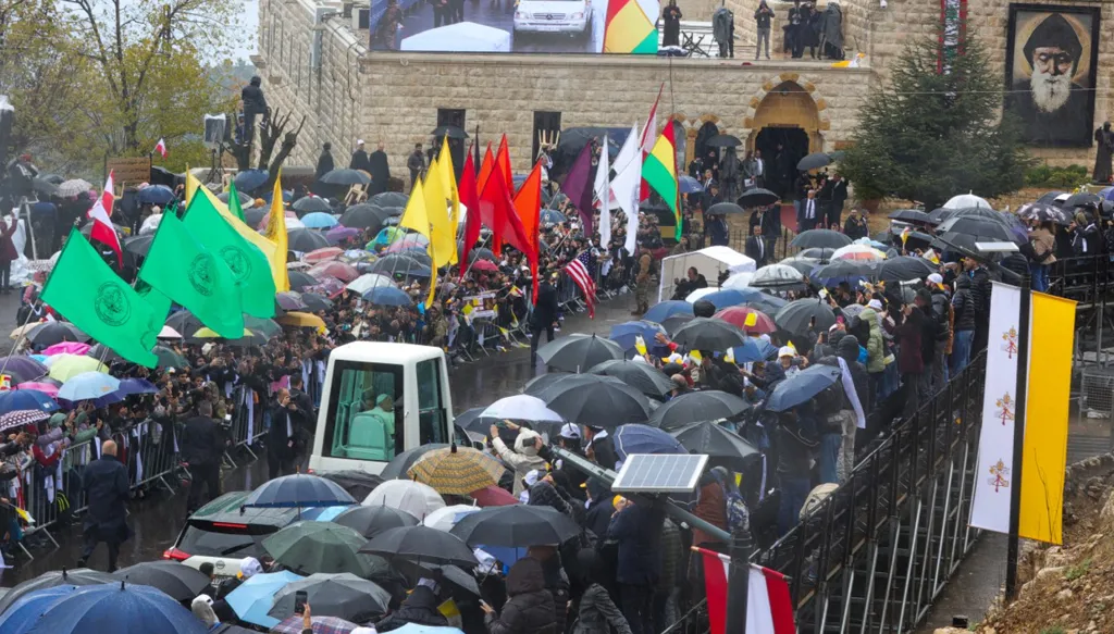 مُبالغات تحرج بابا السلام