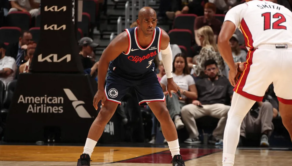 الخلافات تُطيح بالأسطورة كريس بول خارج كليبرز