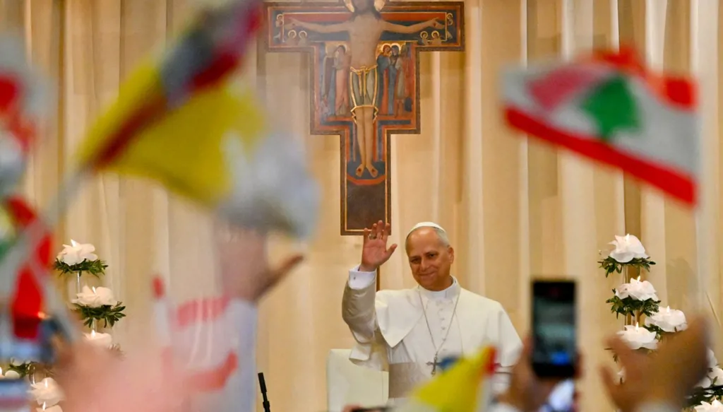 لبنان بين التهويل المزدوج والسلام البابوي