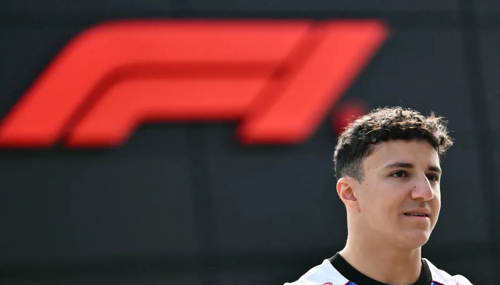 إسحاق حجار أصغر فرنسي على منصة فورمولا 1... من هو؟