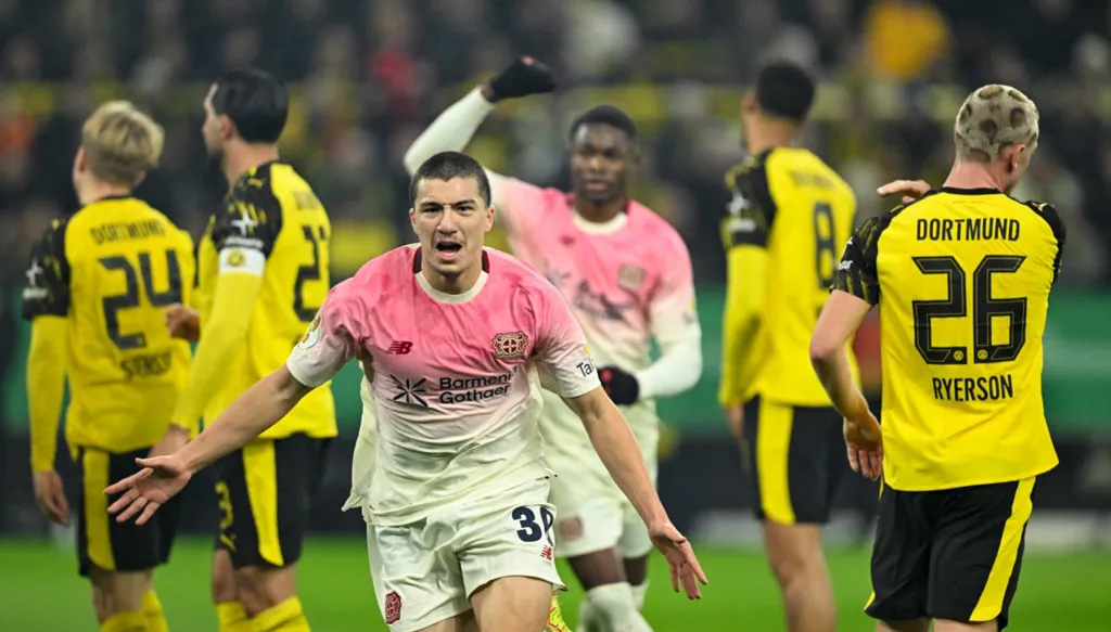 الجزائري إبراهيم مازا يوقّع على بطاقة العبور… ليفركوزن ينتقم ويقصي دورتموند من قلب ملعبه (فيديو)