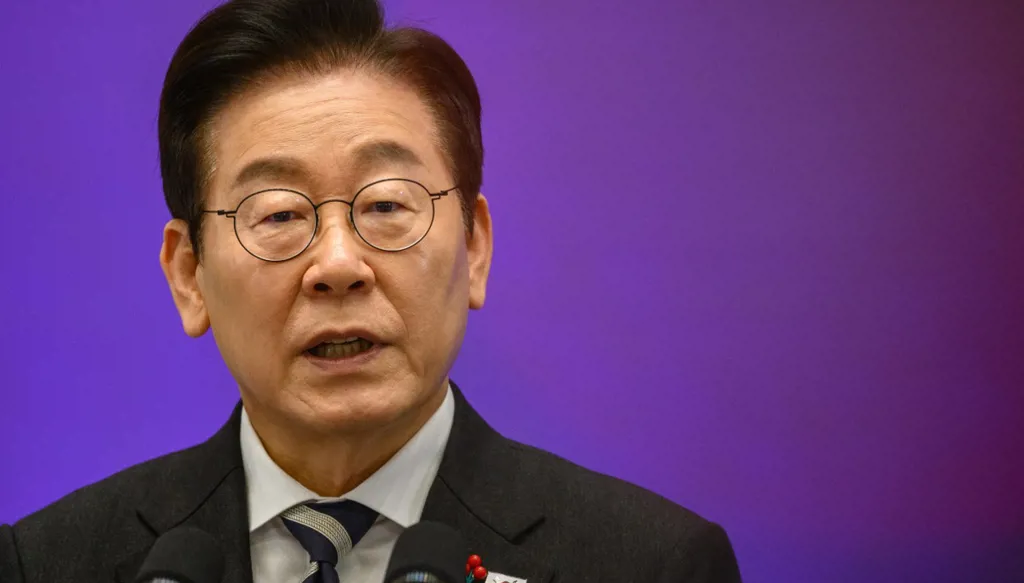 الرئيس الكوري الجنوبي: سيكون "صعباً جداً" صنع غواصات نووية في الولايات المتحدة