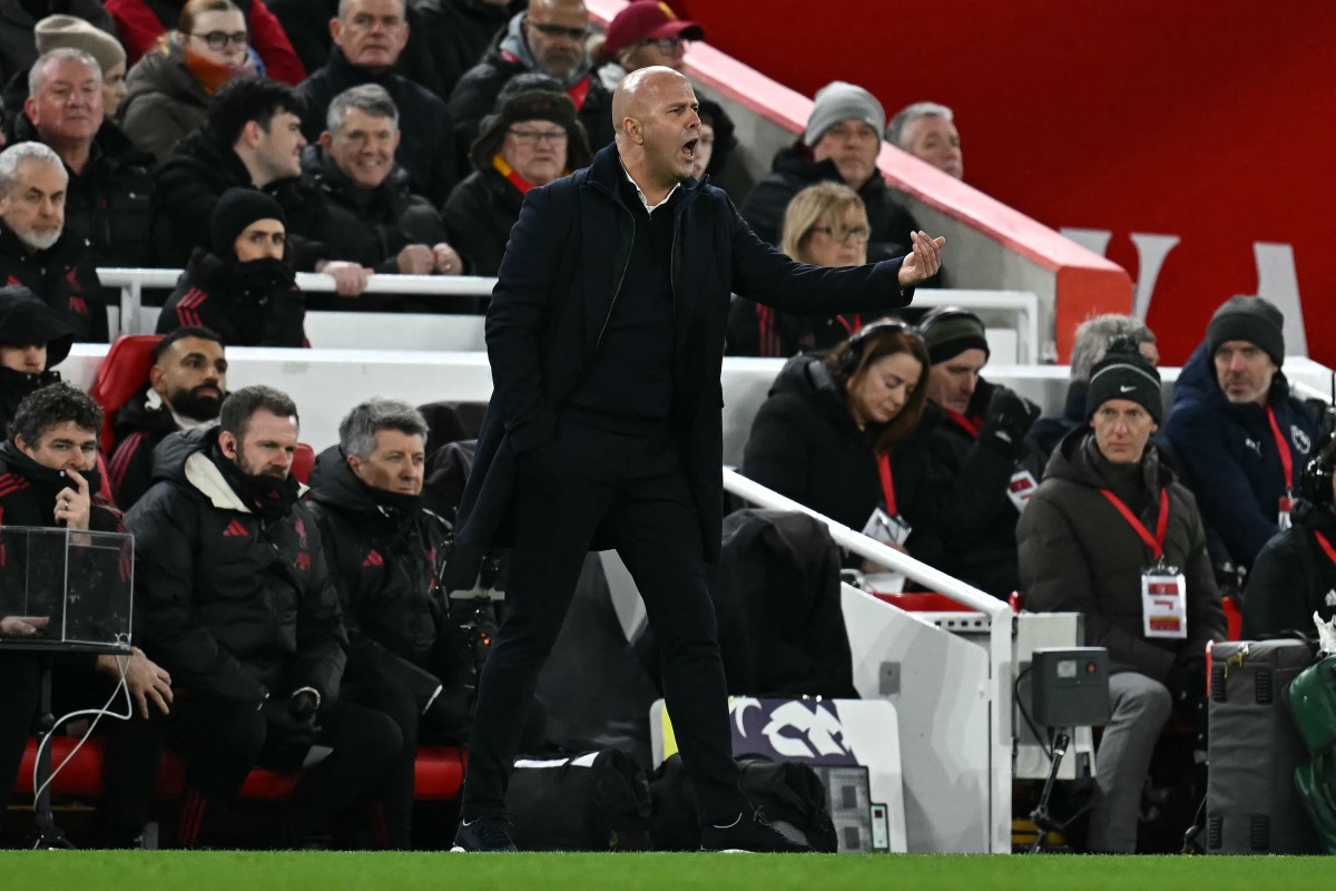 آرني سلوت مدرب ليفربول. (أ ف ب)