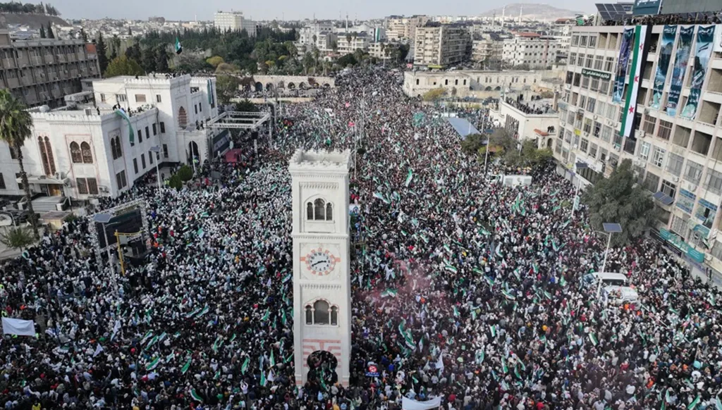 سوريا تُحيي الذكرى الأولى لسقوط نظام الأسد… رسائل تهنئة واحتفالات شعبية (صور – فيديو)