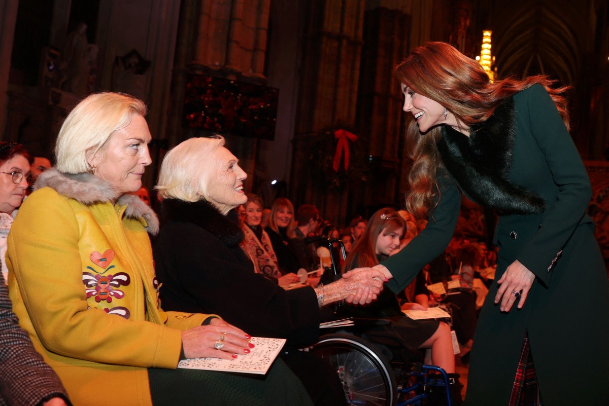 كيت ميدلتون من المدعويين خلال خدمة الترانيم السنوية (أ.ف.ب)