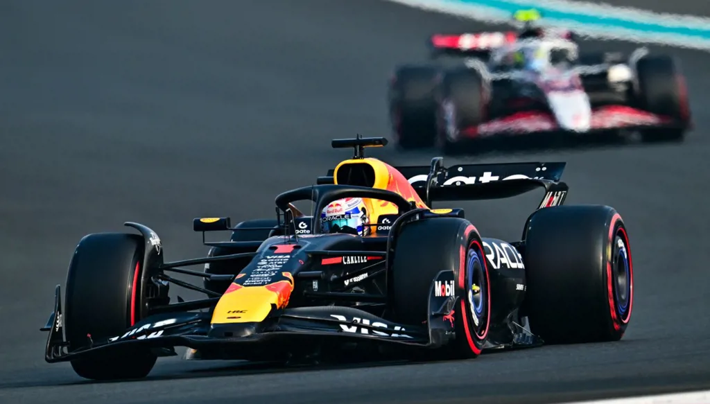 ختام محتدم لبطولة فورمولا واحد... فيرستابن ينطلق أولاً في أبوظبي