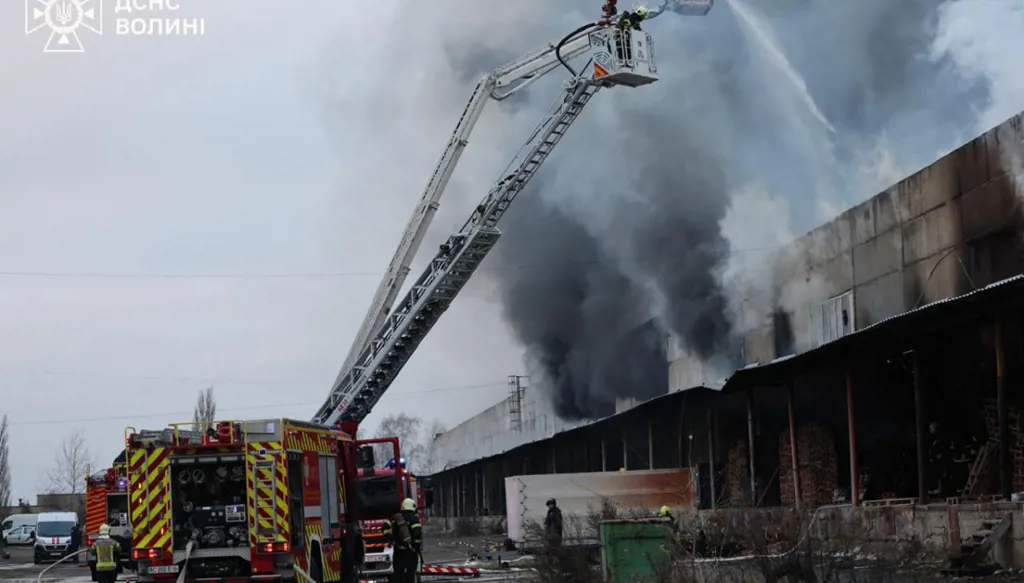 انقطاع للمياه والكهرباء في كريمنشوك الأوكرانية بعد هجوم روسي