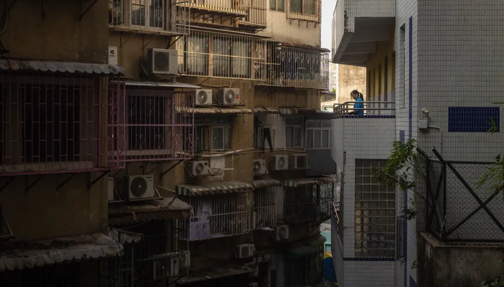 مقتل 12 شخصاً بحريق في مبنى سكني في جنوب الصين