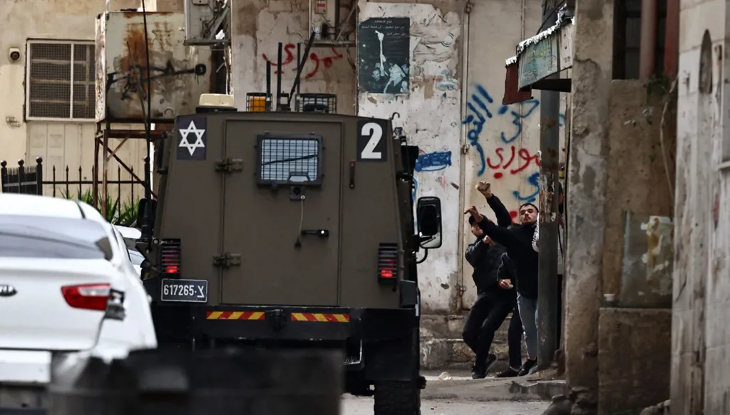 بينها دولتان عربيتان... مرشّح نتنياهو لرئاسة الموساد يقترح بيع سلاح نووي إلى قوى إقليمية!