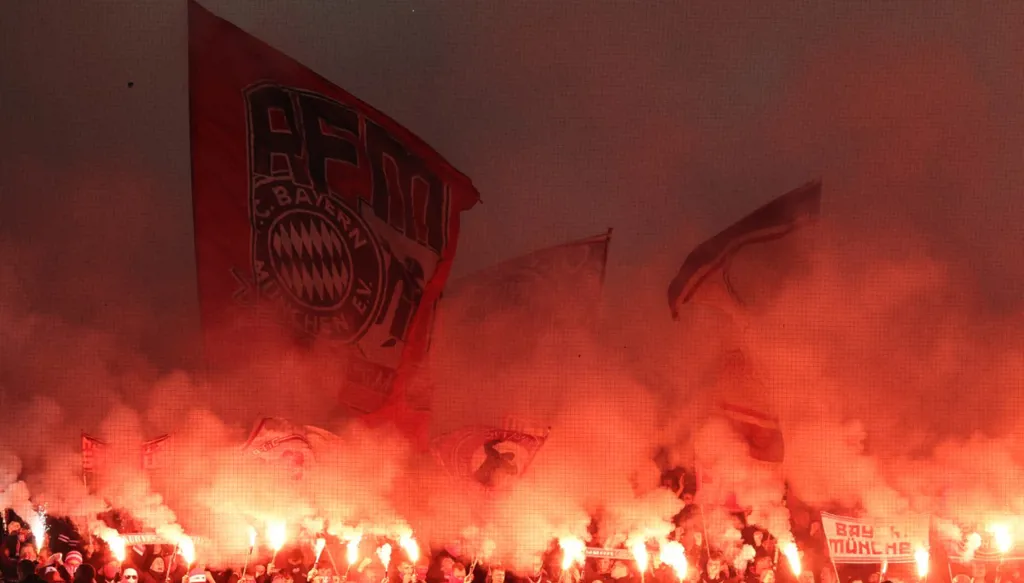 "يويفا" يُعاقب بايرن ميونيخ ويُقفل ملعبه جزئياً