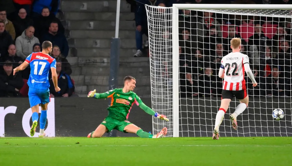 أتلتيكو مدريد يحوّل تأخره إلى فوز مثير خارج الديار في دوري أبطال أوروبا