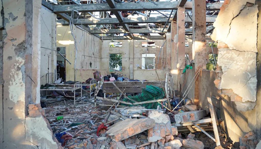 30 قتيلاً على الأقل في غارة للجيش استهدفت مستشفى في بورما