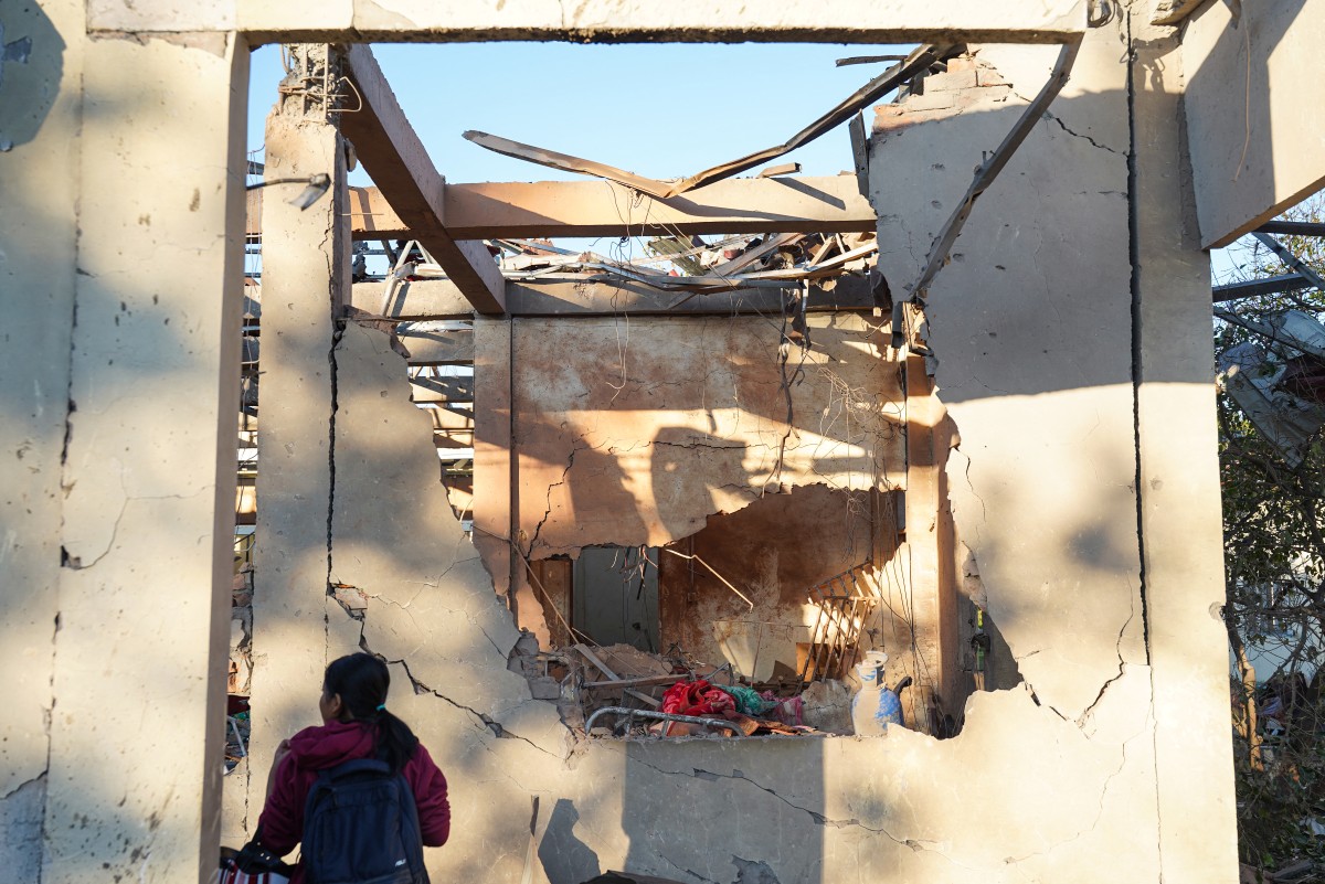 تظهر هذه الصورة مستشفى دمرته غارة جوية شنتها القوات المسلحة في ميانمار. (أ ف ب)