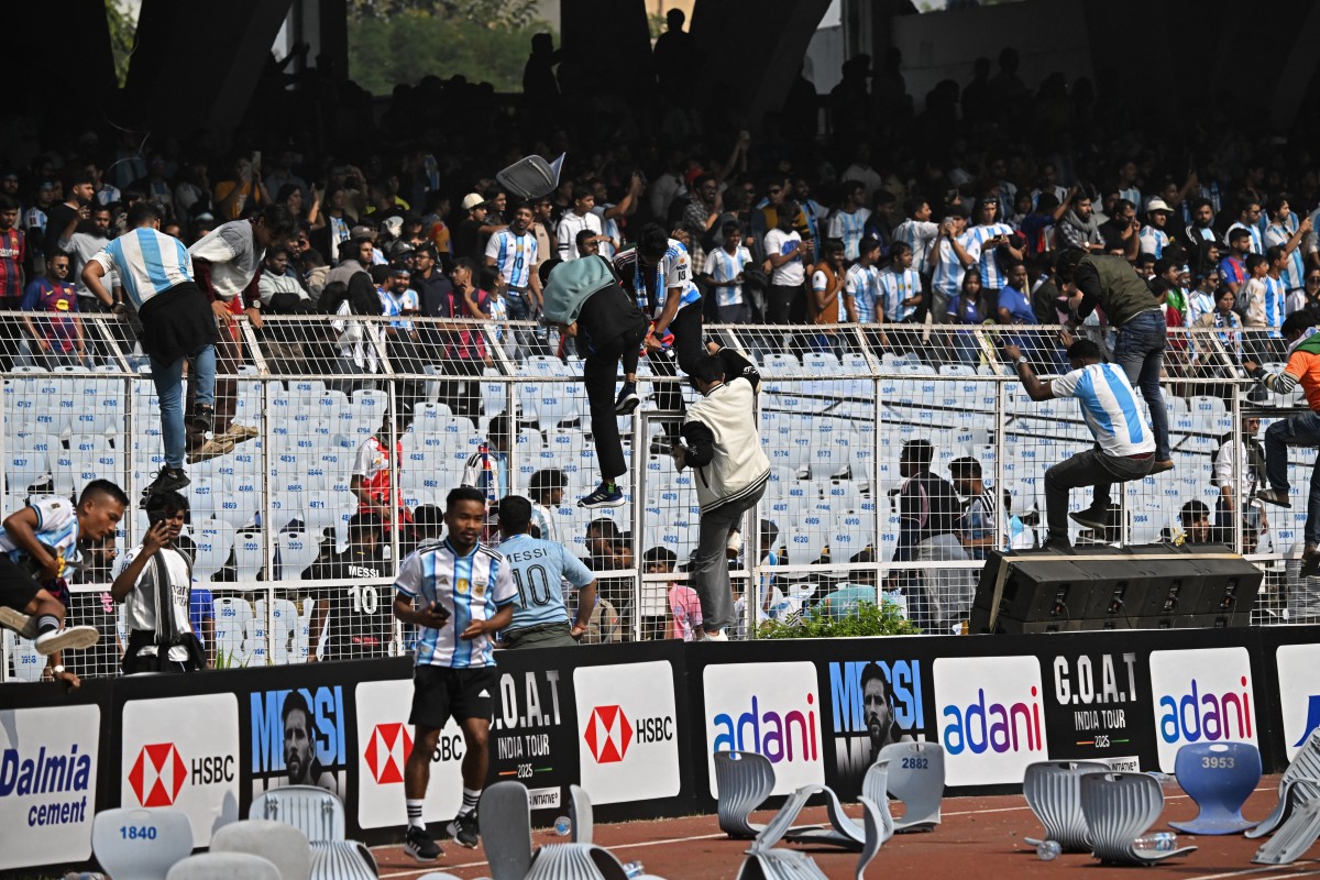 قدوم ليونيل ميسي يثير الفوضى في كالكوتا. (أ ف ب)