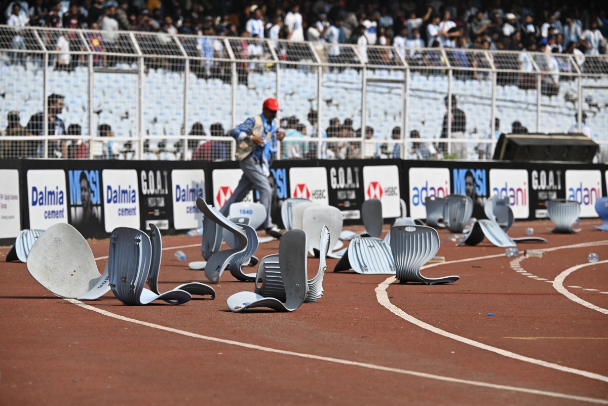 قدوم ليونيل ميسي يثير الفوضى في كالكوتا. (أ ف ب)