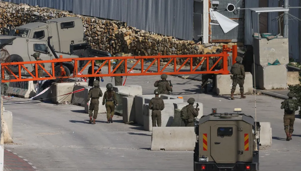 AFP__20251214__883L6L4__v1__MidRes__Pale