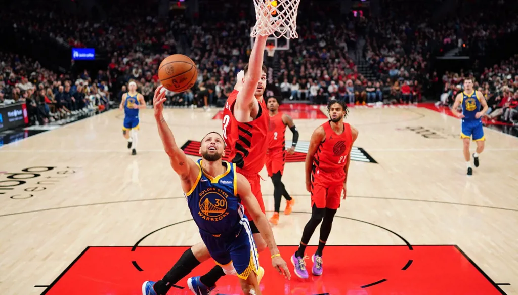 عرض خارق من كوري لا يمنع سقوط غولدن ستايت واريورز