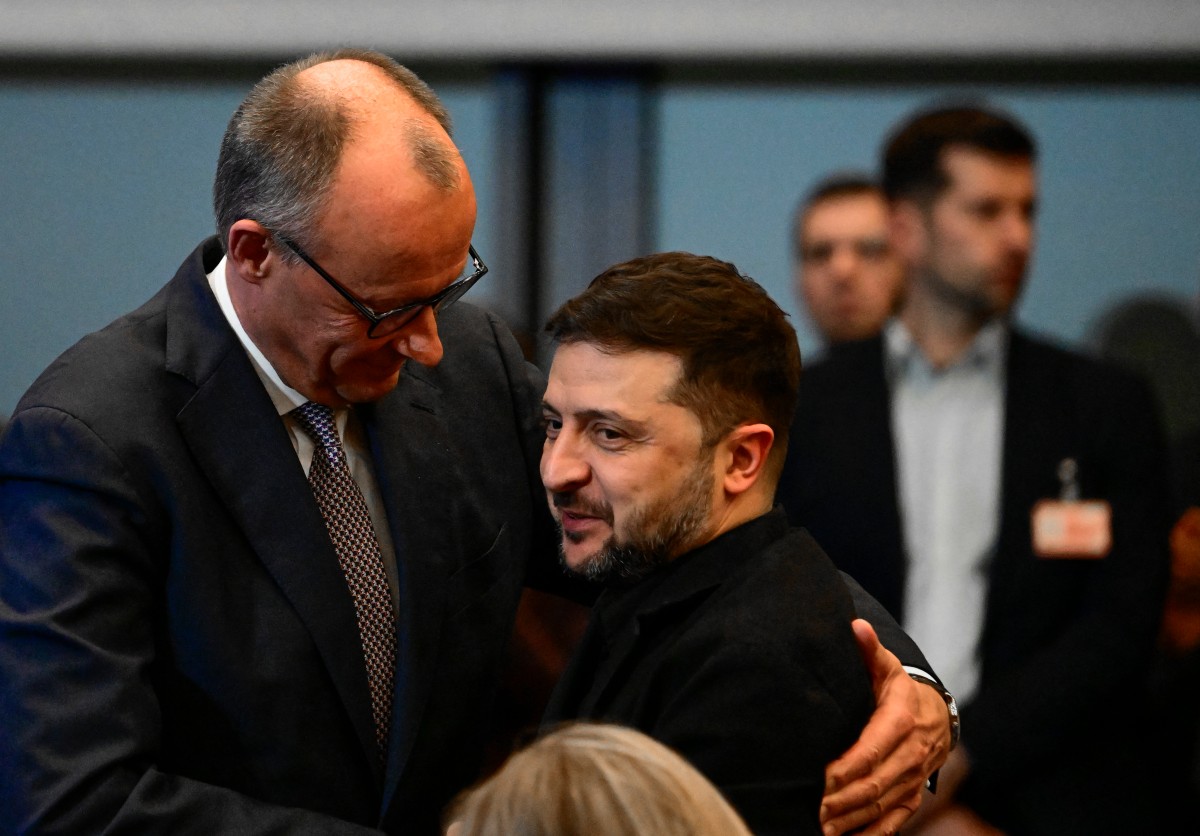 زيلينسكي وميرتس (أ ف ب)