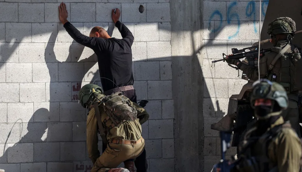 إطلاق نار قرب السياج الأمني في منطقة حاجز حشمونائم قرب رام الله