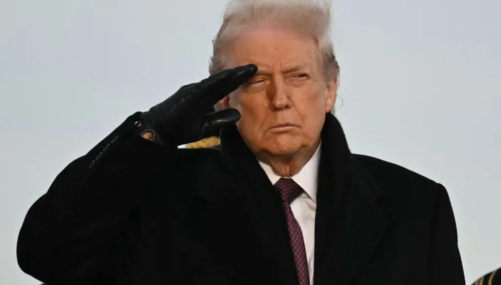 صورة لترامب تعود إلى قاعدة البيانات العلنية لملفات إبستين