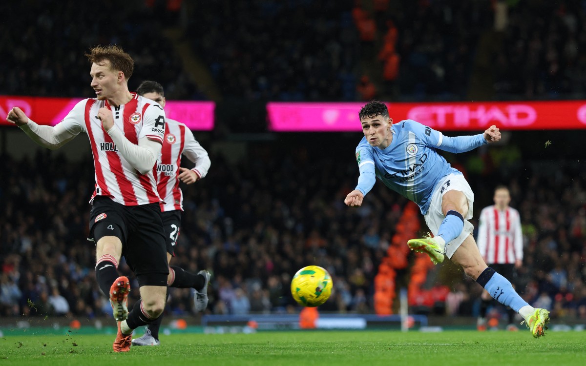 من مباراة مانشستر سيتي وبرنتفورد في كأس الرابطة. (أ ف ب)