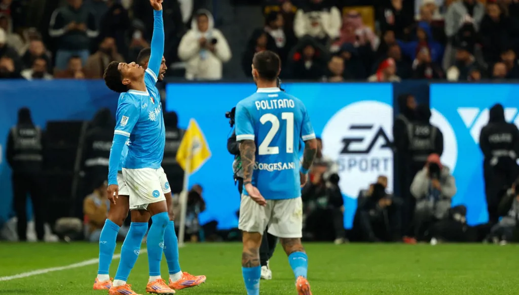 في ليلة شتوية باردة وأجواء رائعة... نابولي يهزم ميلان ويمدد رحلته في الرياض (فيديو)