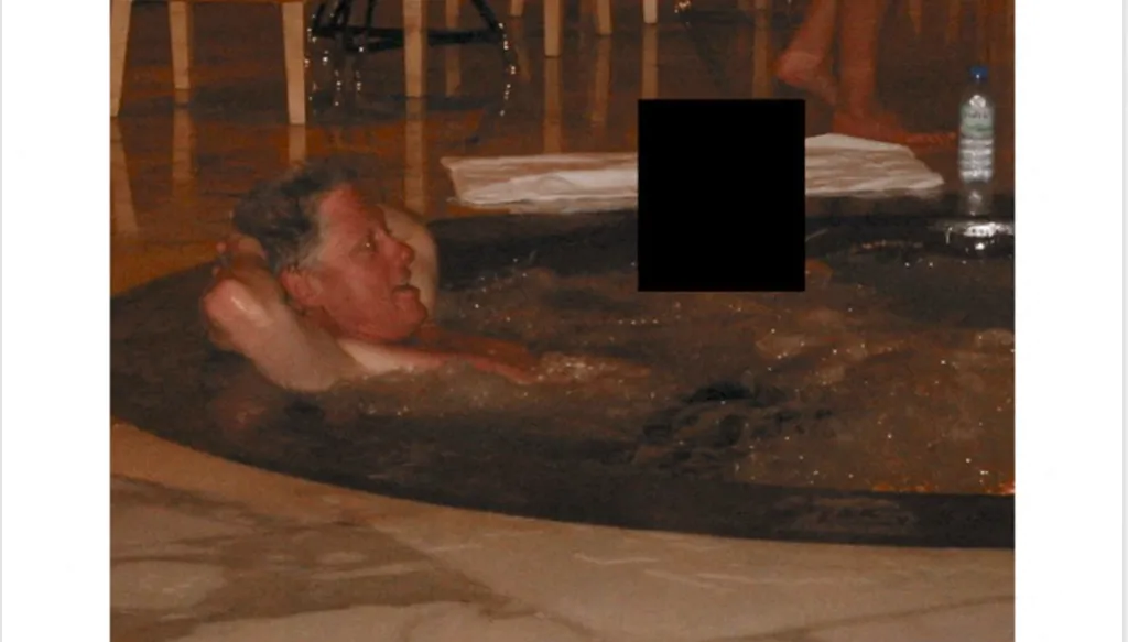 صور صادمة لبيل كلينتون وآخرين يُكشف عنها ضمن ملفات جيفري إبستين