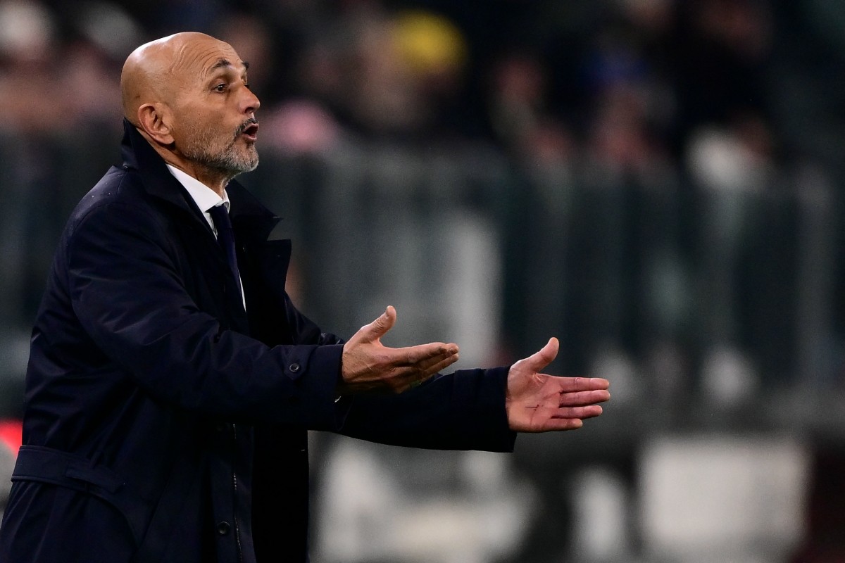 المدرب الإيطالي لوتشيانو سباليتي. (أ ف ب)