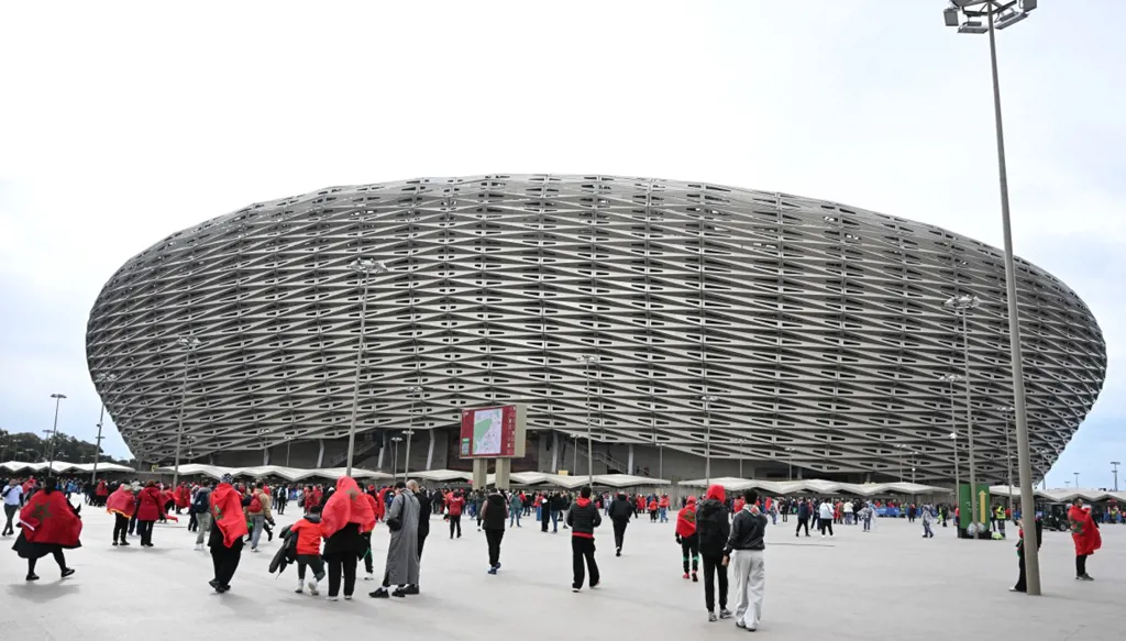 الجمهور المغربي يتوافد وملعب مولاي عبدالله يُبهر الجميع قبل افتتاح كأس أمم أفريقيا (فيديو وصور)