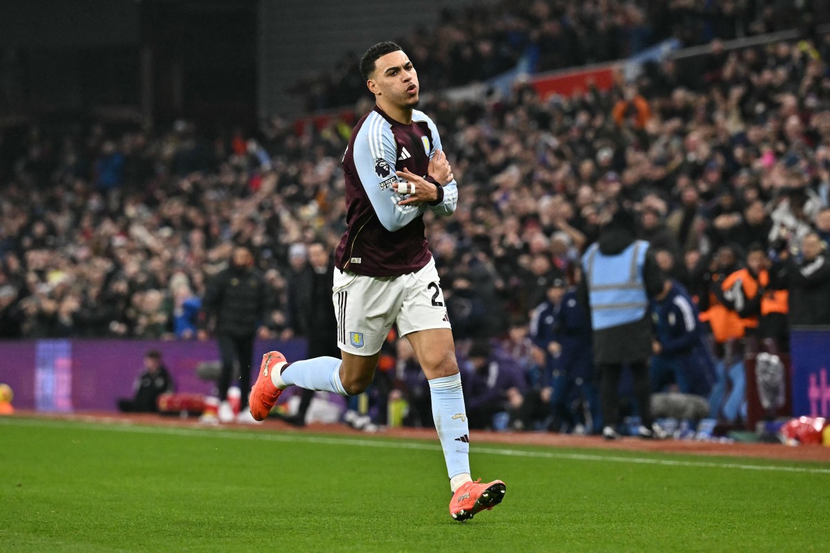 مورغان روجرز يتألق مع أستون فيلا. (أ ف ب)