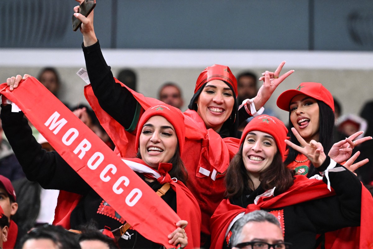 الجمهور المغربي في افتتاح كأس أمم أفريقيا. (أ ف ب)