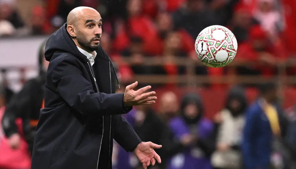 الركراكي يخشى تفاقم الإصابات ويُحذّر من صعوبة كأس أمم أفريقيا