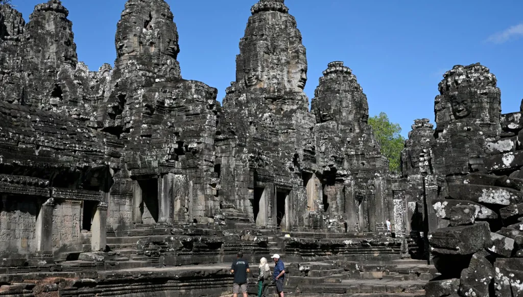 كمبوديا تطالب تايلاند بعقد محادثاتهما على أرض محايدة