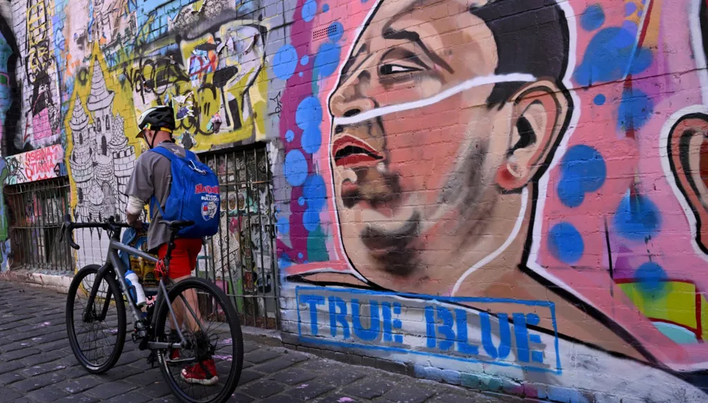 الأحمد يسقط "السردية الصهيونية": الشجاعة بلا دين والضمير يهزم الإيديولوجيا!