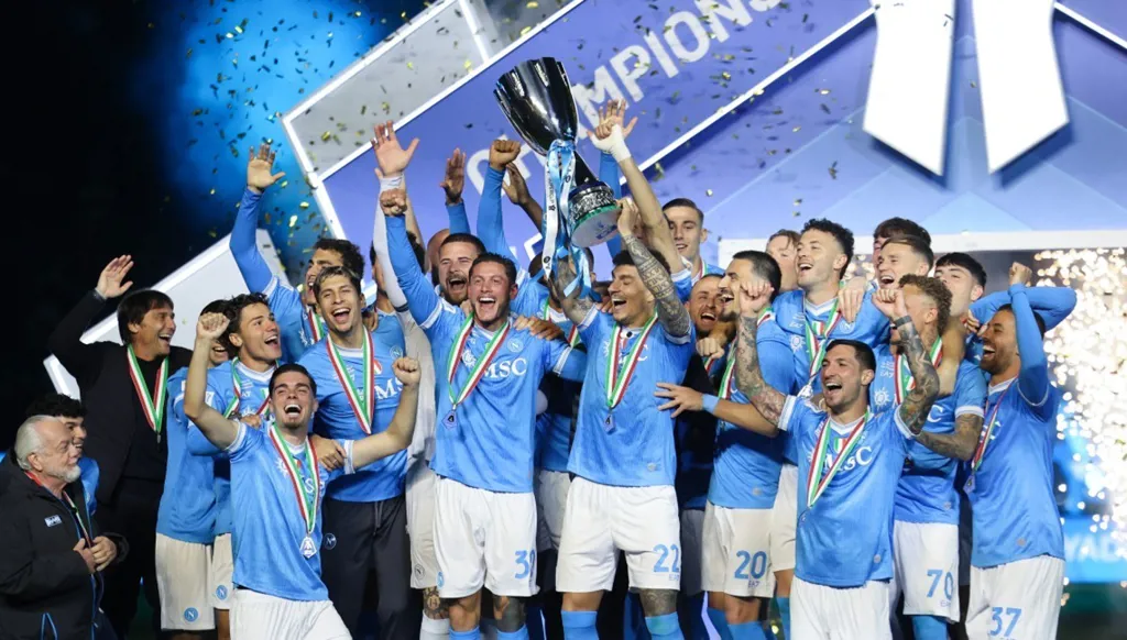 نابولي يتوّج بلقب جديد في الكأس السوبر الإيطالية (صور)