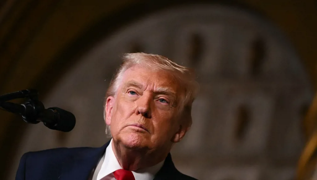 شبكة "سي بي إس" تمنع بث تقرير عن عمليات ترحيل جماعي نفذتها إدارة ترامب