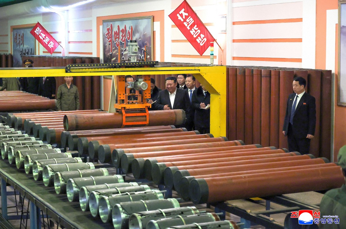 مصنع الذخيرة في كوريا الشمالية (أ ف ب).