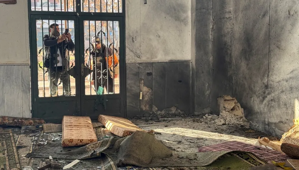 5 عند الخامسة: لبنان "في قلب العاصفة" وتظاهرات في سوريا... محطات في حياة بريجيت باردو