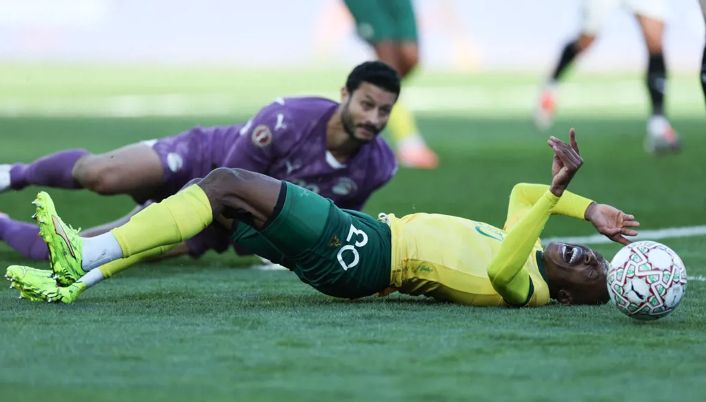 محمد الشناوي من قفص الاتهام إلى حارس اللحظات الحاسمة