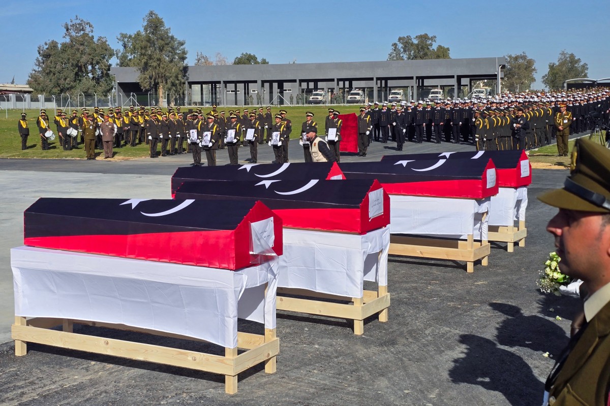 تشييع ضحايا الشرطة التركية عقب الهجوم المسلّح مع مسلّحين (أ ف ب).