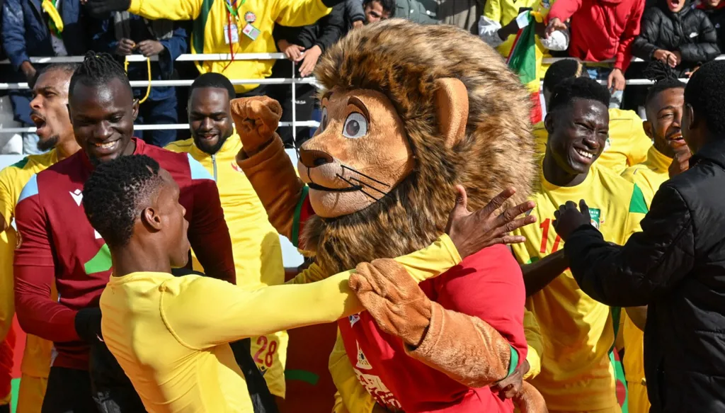 لاعبو بنين. (أ ف ب)