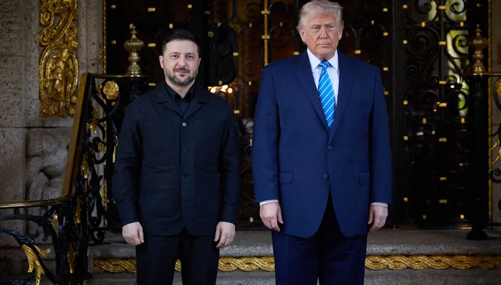 "نيويورك تايمز": مجرّد استمرار مشاركة ترامب في المحادثات يعد انتصاراً بالنسبة لزيلينسكي