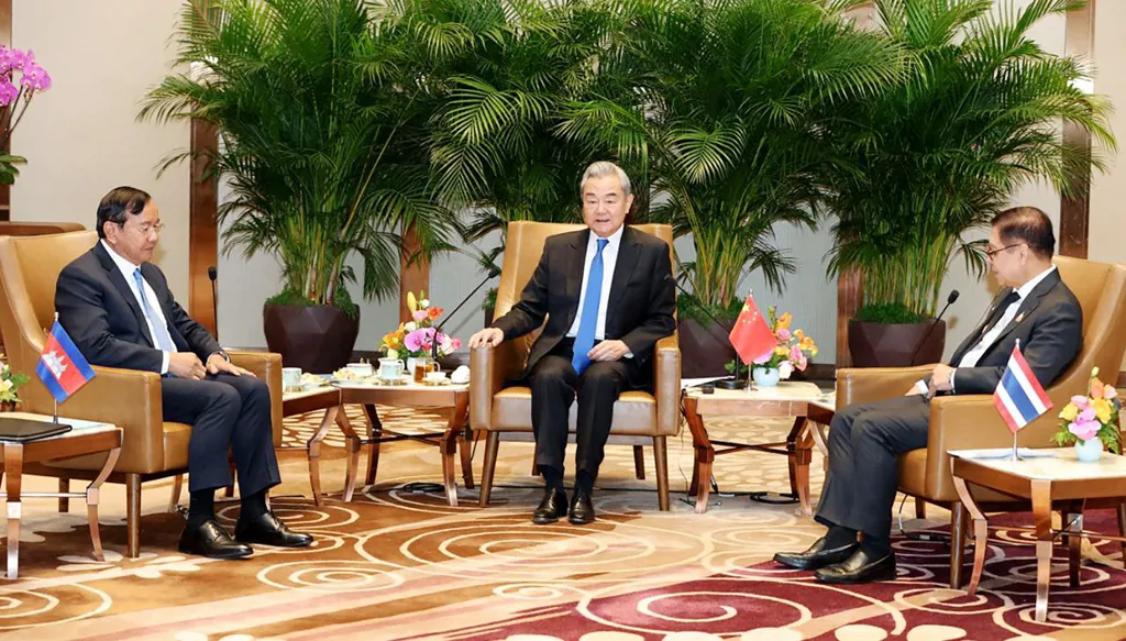 الصين: تايلاند وكمبوديا ستعملان على ترسيخ وقف إطلاق النار "تدريجيّاً"