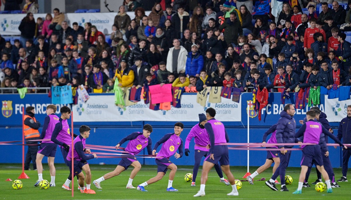 برشلونة خلال التمارين. (أ ف ب)