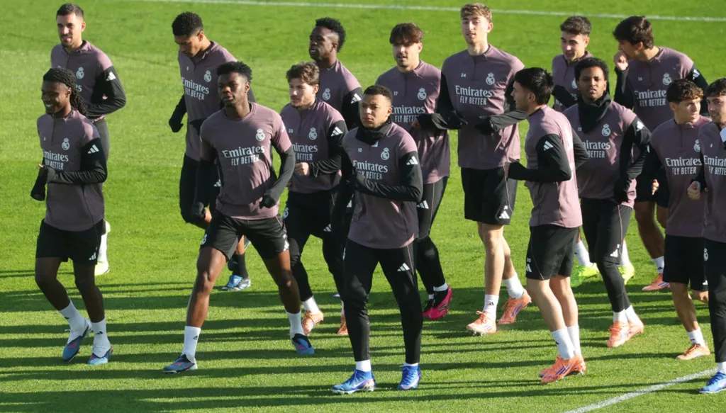 ما القنوات المجانية الناقلة لمواجهات كأس السوبر الإسباني في السعودية؟