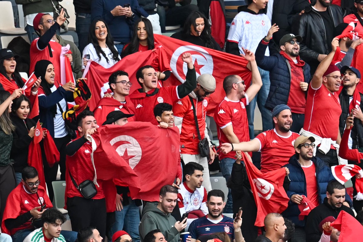 الجمهور التونسي في المدرجات. (أ ف ب)