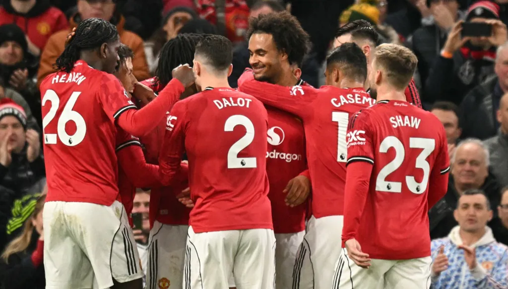 السباق على مقعد التدريب في مانشستر يونايتد يشتعل